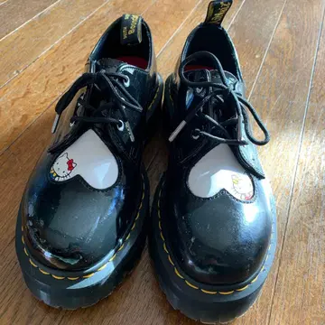 닥터 마틴 헬로 키티 로퍼