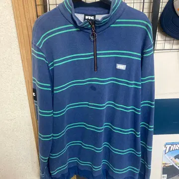 FTC 네이비 스트라이프 하프 지퍼 트레이닝복