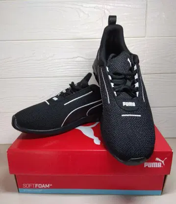 PUMA 블랙 스니커즈 소프트폼+ 25.5cm