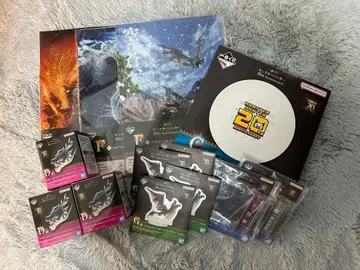 몬스터 헌터 20주년 기념 굿즈 세트