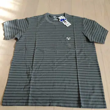 유니클로UT KAWS 콜라보T셔츠 새상품 스트라이프 XL