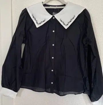 에카 소포 ehka sopo 블랙 화이트 옷깃 긴팔 블라우스