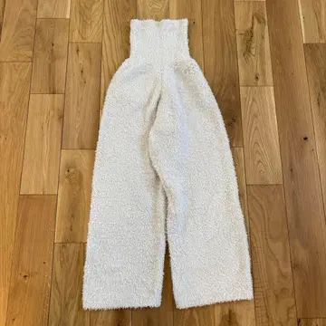 젤라피케 화이트 룸웨어 복슬복슬