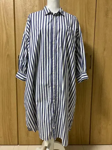 파랑과 하양 스트라이프 긴팔 셔츠 원피스