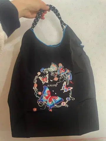 D.KELLY 나비 자수 에코백