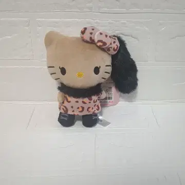 헬로키티 GOGO 갸루 레오파드 무늬 일광화상 꼬리 달린 봉제 인형 키링