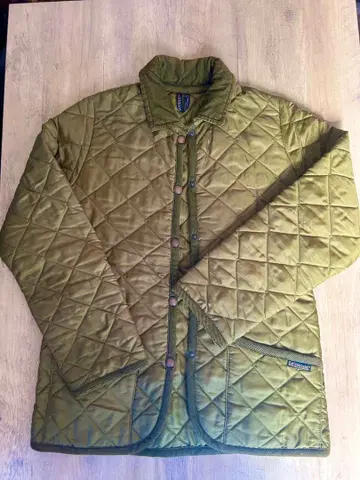 올리브 그린 퀼팅 자켓