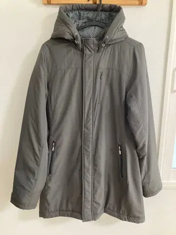 언더아머 벤치 코트