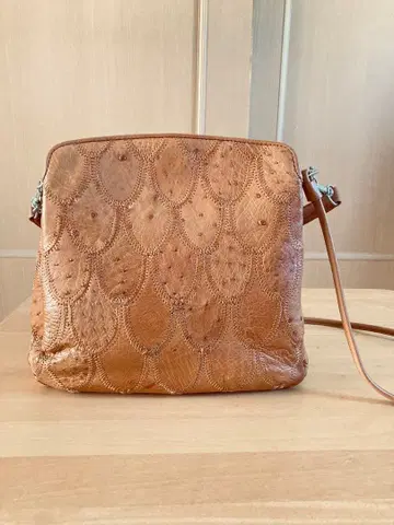 브라운 가죽 숄더백