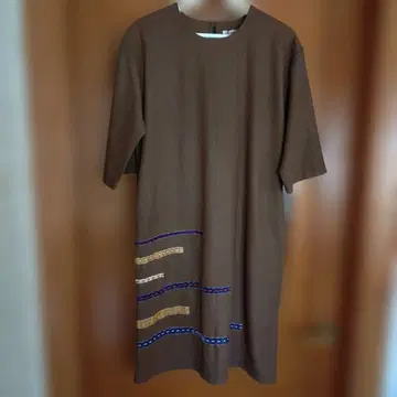 새상품 미사용 택 포함 브라운 원피스 7부 소매