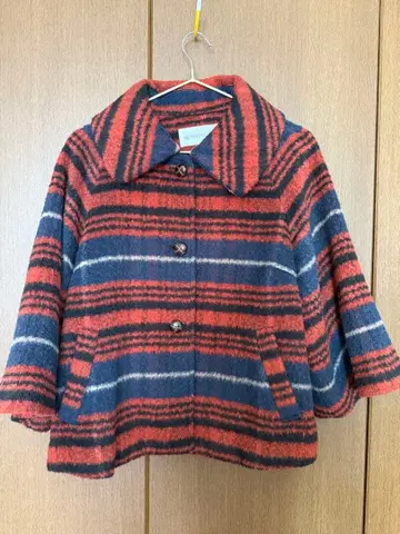 빨간색과 파랑 스트라이프 체스터 코트