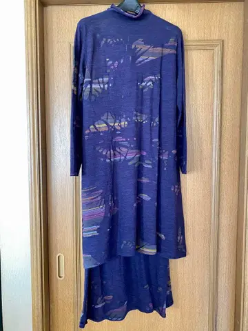 요건 레일 보라색 추상 무늬 긴팔 셋업