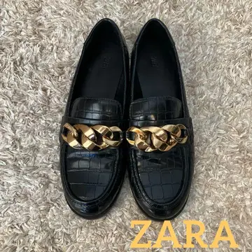 [ 미사용 새상품 ] ZARA 블랙 크로커다일 로퍼 골드 체인