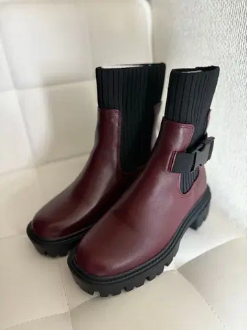 새상품 사이드 고어 부츠 버건디 S 사이즈