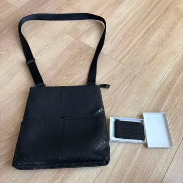 인덴야 숄더백 코인 케이스 포함