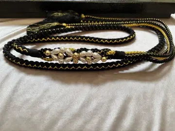 블랙과 금 비즈 장식 허리띠 레이어트 카라 세트 후리소데 추천