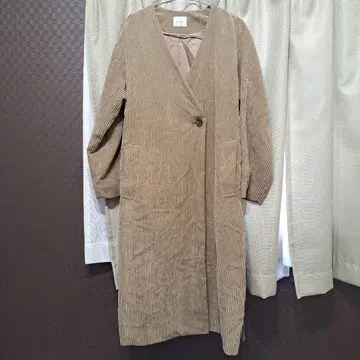 로리즈팜 베이지 코듀로이 롱 코트