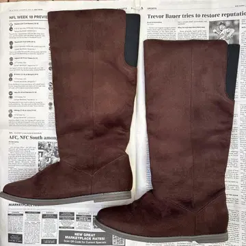 studio CLIP 다크 브라운 스웨이드 롱 부츠