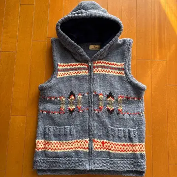 티티카카 후드 부착 니트 베스트