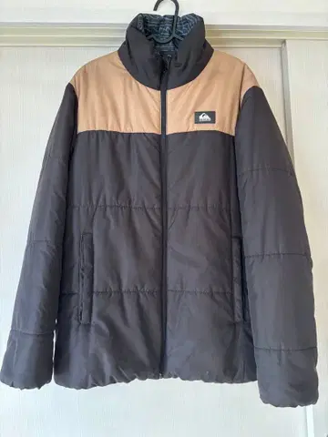 Quiksilver 다운 L 블랙/베이지