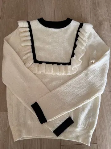 SEVEN TEN 프릴 스웨터