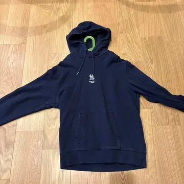 뉴욕 양키스 후드 부착 후드티 네이비