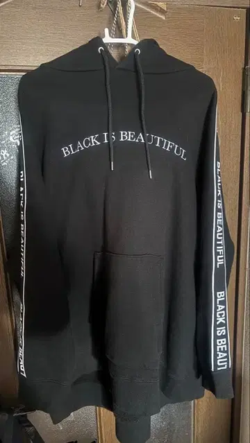 BLACK IS BEAUTIFUL 후드티 XXlll