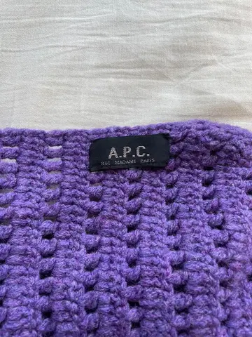 A.P.C. 보라색 니트 머플러