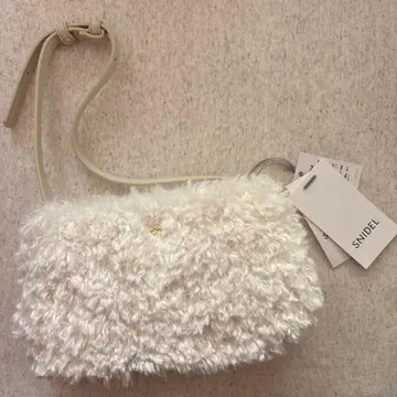 SNIDEL 화이트 퍼 숄더백