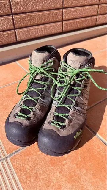 SIRIO 등산화 그레이/블랙/그린