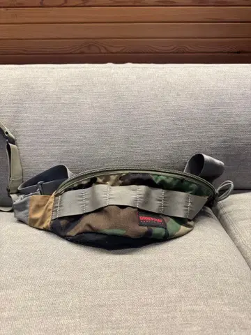 카모플라쥬 바디백 나일론제