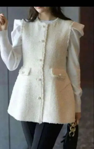새상품 Arpege story 펄 버튼 트위드 페플럼 베스트 화이트