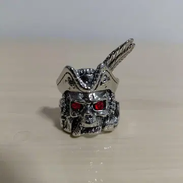 스컬 반지 빨간 스톤 해적 해골 반지