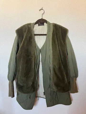 올리브 그린 퀼팅 자켓