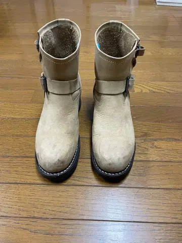 버클 달린 엔지니어 부츠 베이지