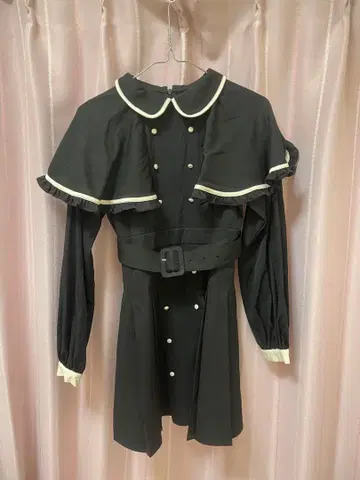 케이프 포함 미니 원피스 버블스