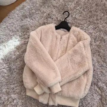 [ 새상품급 ] Emsexcite 보아 자켓 아이보리 M 사이즈