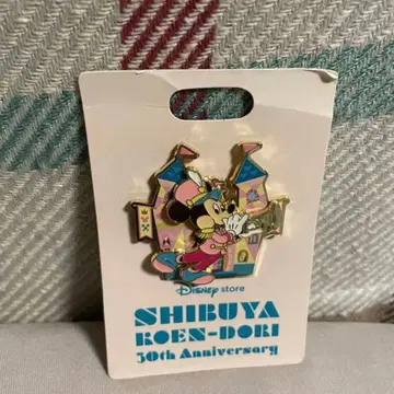 [ 익명 배송 ] 디즈니 스토어 시부야 공원 거리점 한정판 핀 배지