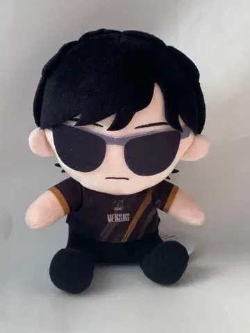 모코 VERSUS 앉은 봉제 인형 기고크레 한정판 gigo