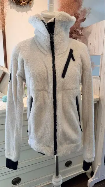 [ 컨디션 최상 ] THE NORTH FACE 플리스 자켓 화이트