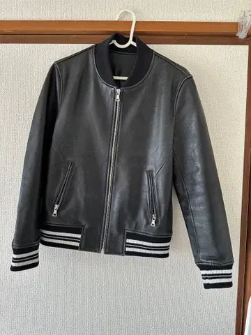 가죽 자켓 블랙 스트라이프 리브