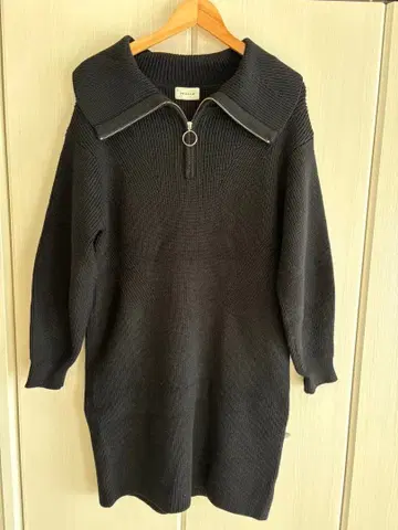 프레이 아이디 하프 지퍼 니트 원피스