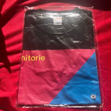 히토리 에 Amplifiet 티셔츠 M 사이즈