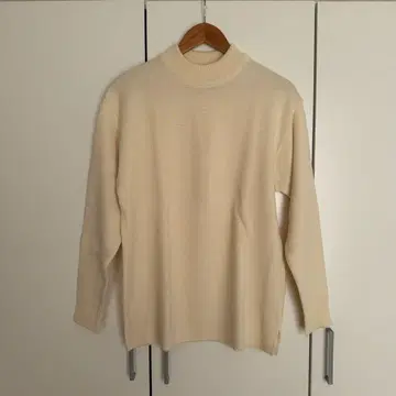 UNITED TOKYO 울 밀라노 리브 모크넥 니트