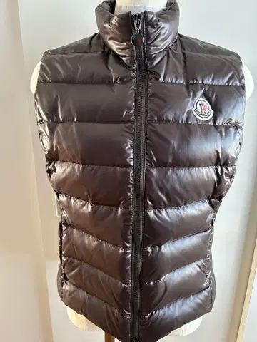 Moncler 브라운 다운 베스트