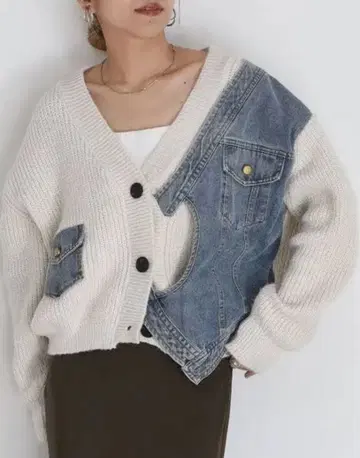 새상품 이번 시즌 에이미 로우 데님 도킹 니트 가디건 아이보리