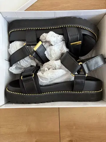 metro universe 벨트 플랫폼 샌들 블랙 38