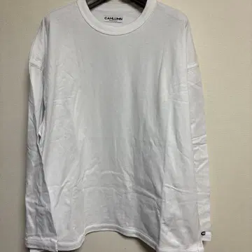 CAHLUMN 화이트 긴팔 티셔츠