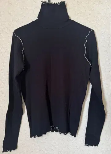 basco nest 블랙 터틀넥