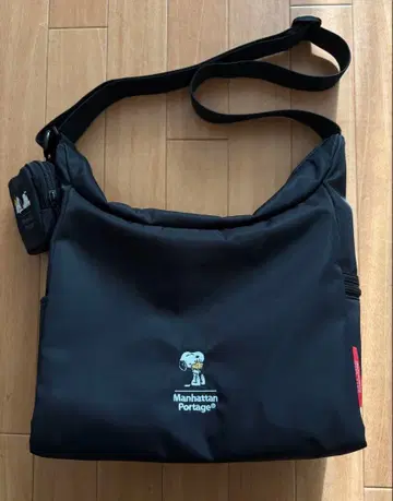 [ 12/25까지 한정 가격 ] 맨해튼 블랙 숄더 스누피